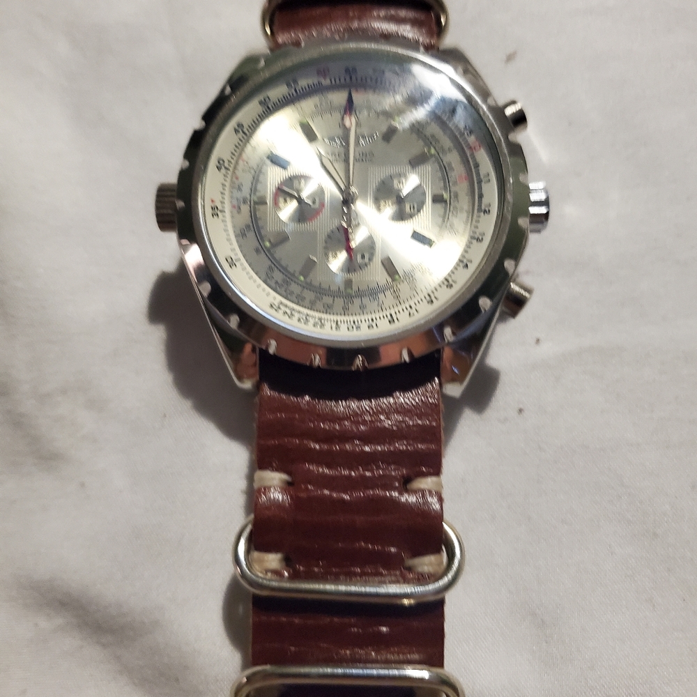 Watch - Picture 8 of 8